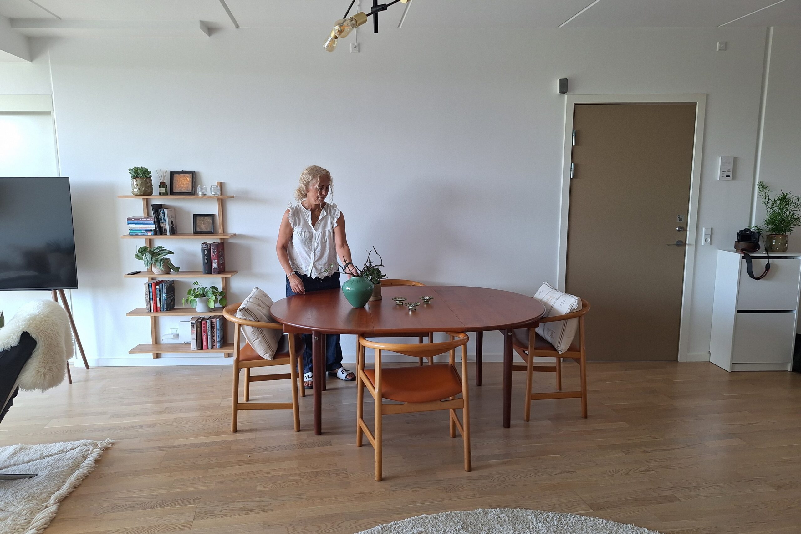 af Erhvervs- og Boligstylist Charlotte Rasch arrangerer Planter på spisebord
