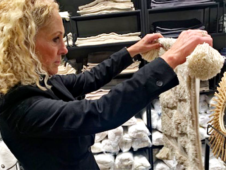 Erhvervs- og Boligstylist Charlotte ser på pudebetræk